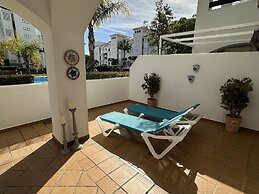 2 Bed-sleeps 4-private Patio-pool-aircon