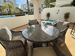 2 Bed-sleeps 4-private Patio-pool-aircon