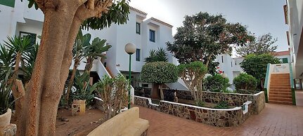 Alondras Park - Sleeps 2 - Parking - Pool