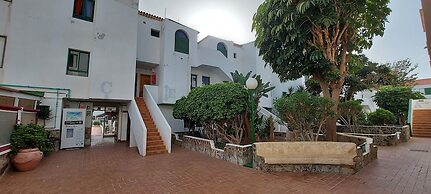 Alondras Park - Sleeps 2 - Parking - Pool