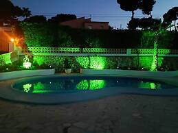 Moraira Escape With Private Pool, 1 Bed, Sleeps 2
