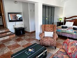 Casa de Ensueno Sleeps 8 With Pool