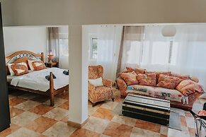 Casa de Ensueno Sleeps 8 With Pool