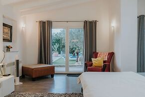 Casa de Ensueno Sleeps 8 With Pool
