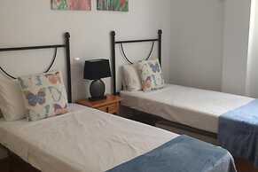 Seaview Balcony - 3 Bedroom Apartment Sleeps 6