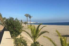 Seaview Balcony - 3 Bedroom Apartment Sleeps 6