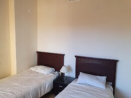 3 Bed Penthouse - Sleeps 8 - Pool - Sea View