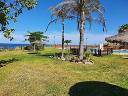 3 Bed Penthouse - Sleeps 8 - Pool - Sea View