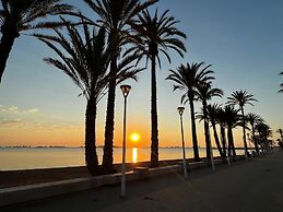 Outstanding 2 bed Apartment With Rooftop sea Views