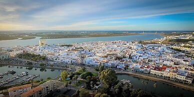 3 Bed Beach Apartment With Views Isla Canela