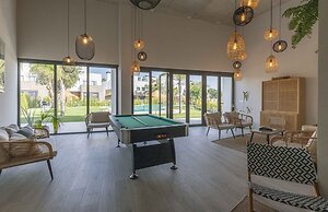 Modern Four Bedroom House With Golf Course Views