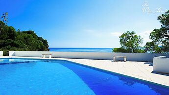 White Rock Villa With Breathtaking Views and Pool