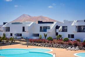 Superior Apartment Sleeps 2 With Pool