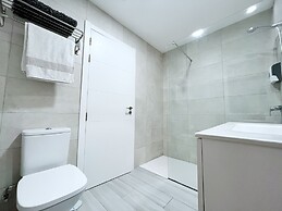 Superior Apartment Sleeps 2 With Pool