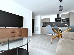 Superior Apartment Sleeps 2 With Pool