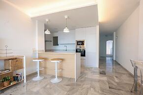 Apartment Sleeps 4 With Sea Views