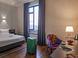 Parklane Hotel