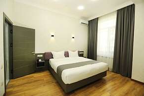 Parklane Hotel