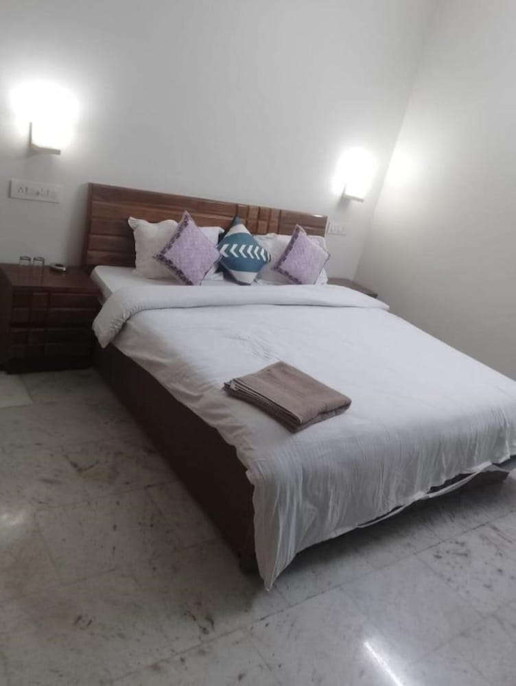 Goroomgo Marina Hills Resort Solan
