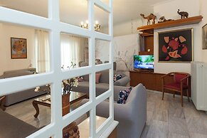 Classical 2 Bd Beauty Apt in Chalandri
