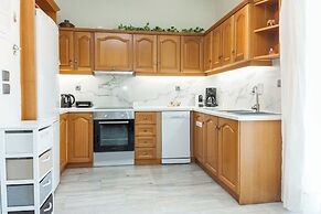 Classical 2 Bd Beauty Apt in Chalandri