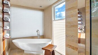 6 BR Villa On Crocus Bay With Pool Concierge