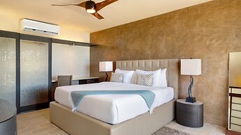 6 BR Villa With Concierge Amenities Pool