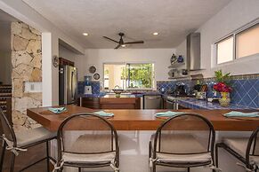 Beachfront W Private Staff in Gated Community