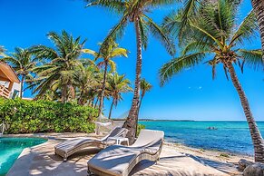Beachfront W Private Staff in Gated Community