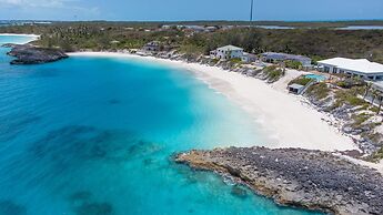 5 BR Luxury Villa On The Sand W Pool