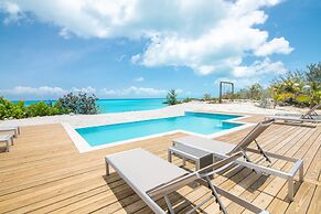 5 BR Luxury Villa On The Sand W Pool