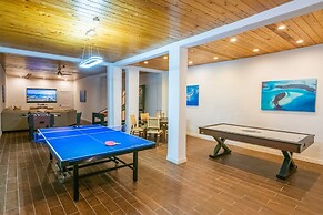 5 BR Luxury Villa On The Sand W Pool