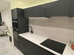2bedroom Apartment With Steam Room