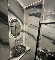 2bedroom Apartment With Steam Room