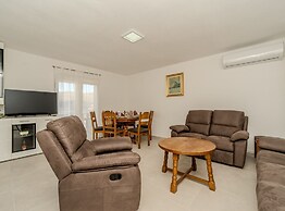 Villa Ivanovi Dvori