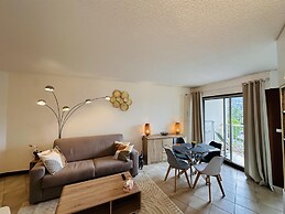 Studio With a Shared Pool Near the Beaches - 2244