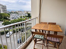 Studio With a Shared Pool Near the Beaches - 2244
