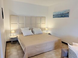Studio With a Shared Pool Near the Beaches - 2244