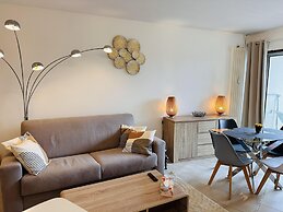 Studio With a Shared Pool Near the Beaches - 2244