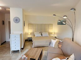 Studio With a Shared Pool Near the Beaches - 2244