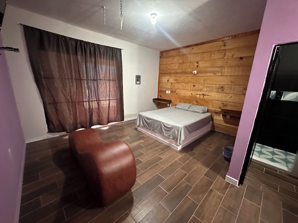 Autohotel El Búho