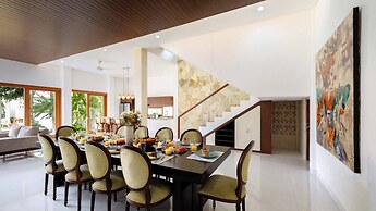 Luxurious Family 6 Br Villa in Seminyak Breakfast Include