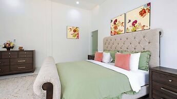 Luxurious Family 6 Br Villa in Seminyak Breakfast Include