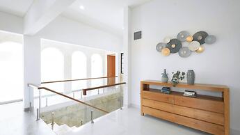 Luxurious Family 6 Br Villa in Seminyak Breakfast Include