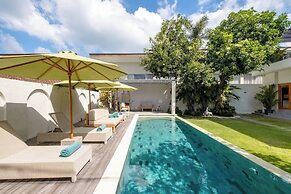 Luxurious Family 6 Br Villa in Seminyak Breakfast Include