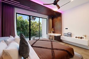 The River Villa by BREIG