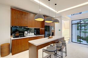 The River Villa by BREIG