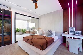 The River Villa by BREIG