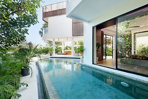 The River Villa by BREIG