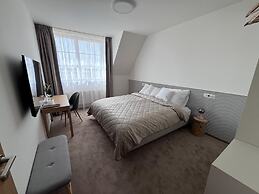 Apartments by Prague City Golf
